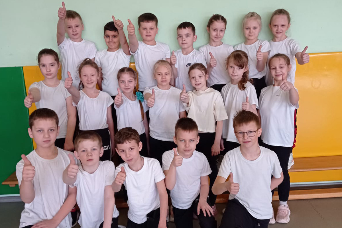 12 апреля ученики средней школы №4 сдавали нормы ВФСК ГТО.