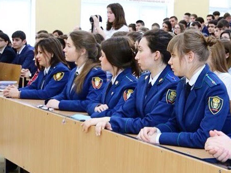 Прокуратурой Малоярославецкого района проводится подбор кандидатов в абитуриенты для поступления на целевые места в институты прокуратуры.