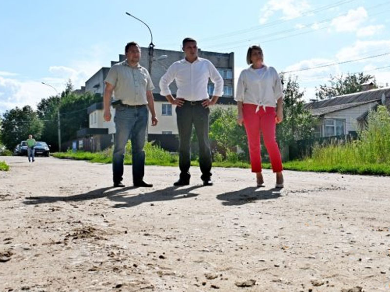 Глава администрации Малоярославецкого района Вячеслав Парфёнов проверил дороги города.