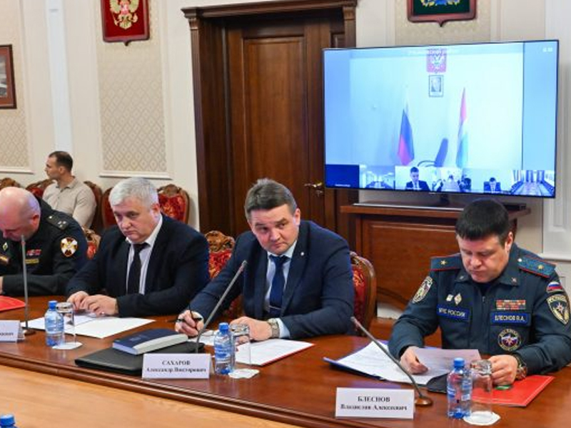 В Калуге обсудили вопросы безопасного проведения выборов и противодействия терроризму на территории области.