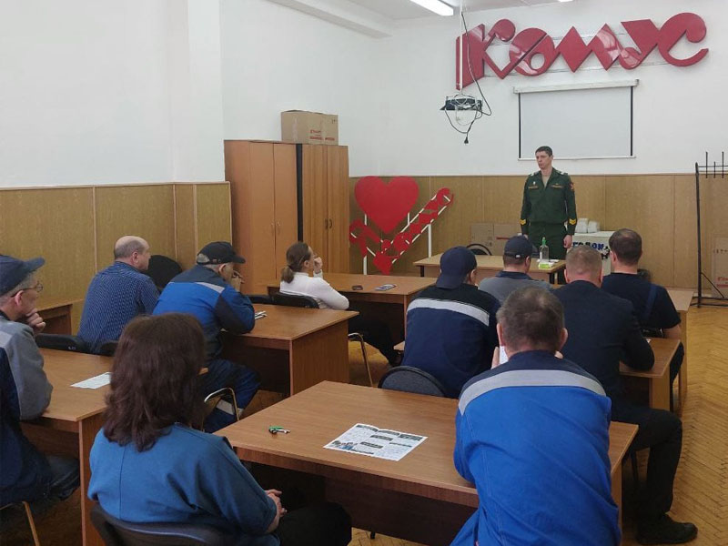 26 июля Малоярославецкой службой занятости населения  проведена мини-ярмарка вакансий с целью привлечения граждан на службу по контракту в рядах Вооруженных Сил Российской Федерации.