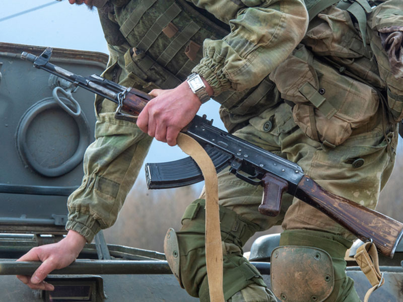 Специалисты филиала ЦЗН Малоярославецкого района информируют граждан о преимуществах военной службы по контракту.