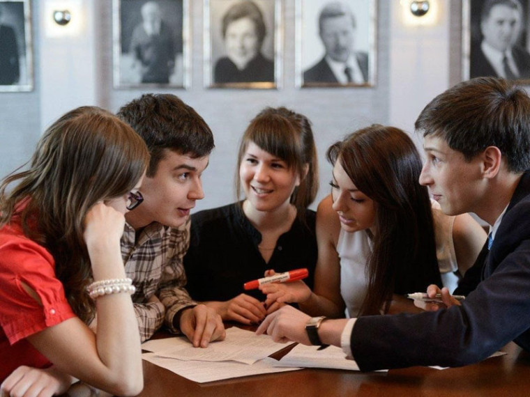 Уважаемые школьники! Администрация Малоярославецкого района объявляет о старте проекта «Школьная инициатива» и приглашает вас принять в нем активное участие.